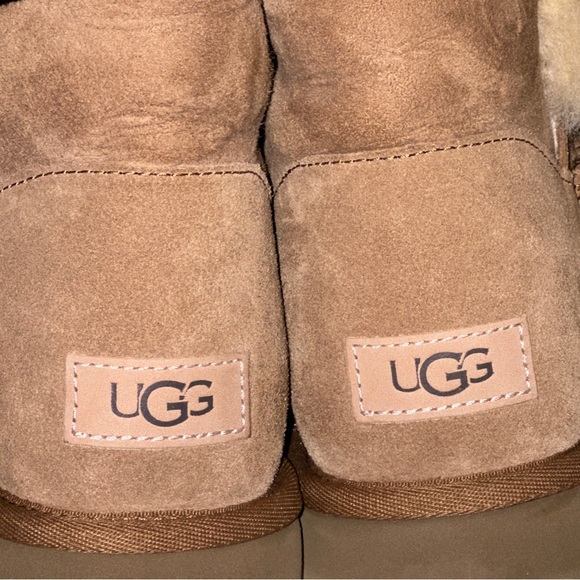 NWT/NWB UGG Bailey Button II Boot In Chestnut Suede, Sz. 8 - Picture 10 of 13